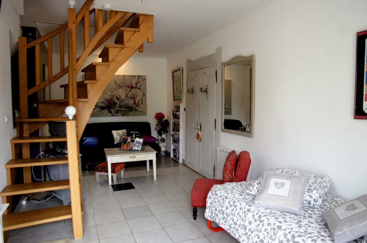 Chambre D'Hotes Face A Бриар Экстерьер фото
